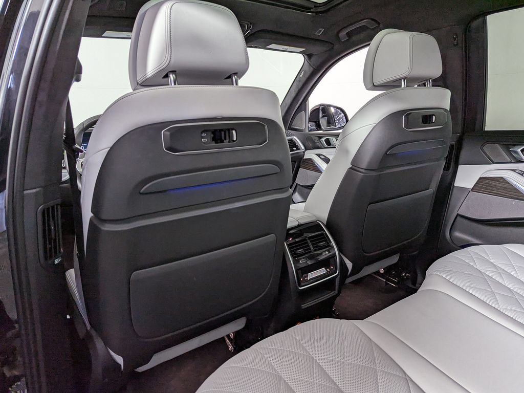Used 2024 BMW X7 xDrive40i w/ M Sport Package AWD/4WD image 51