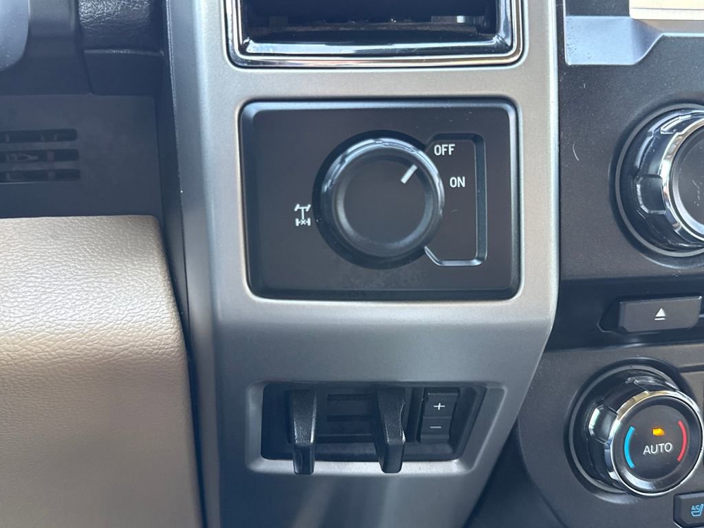 Used 2018 Ford F250 Lariat w/ Lariat Value Package RWD image 30