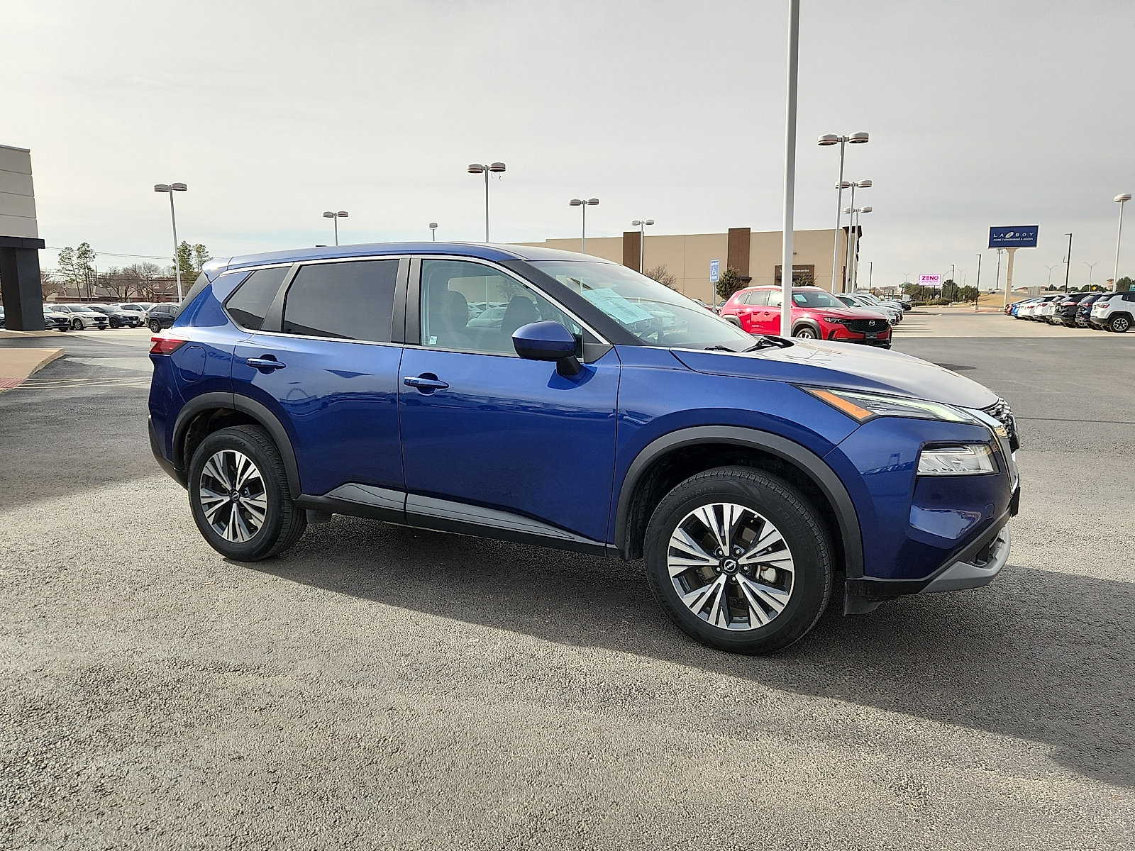 Used 2023 Nissan Rogue SV image 8