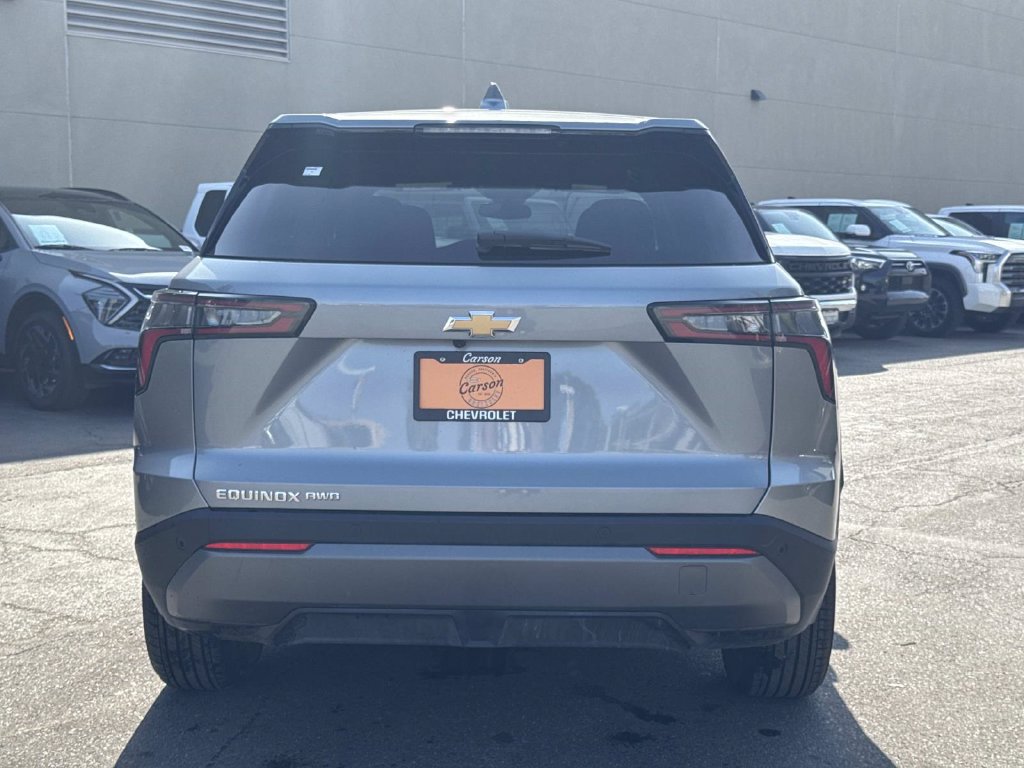 Used 2026 Chevrolet Equinox LT AWD/4WD image 4