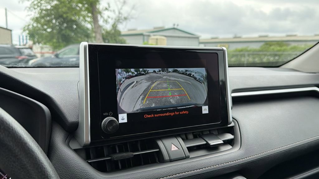 Certified 2025 Toyota RAV4 XLE FWD image 30