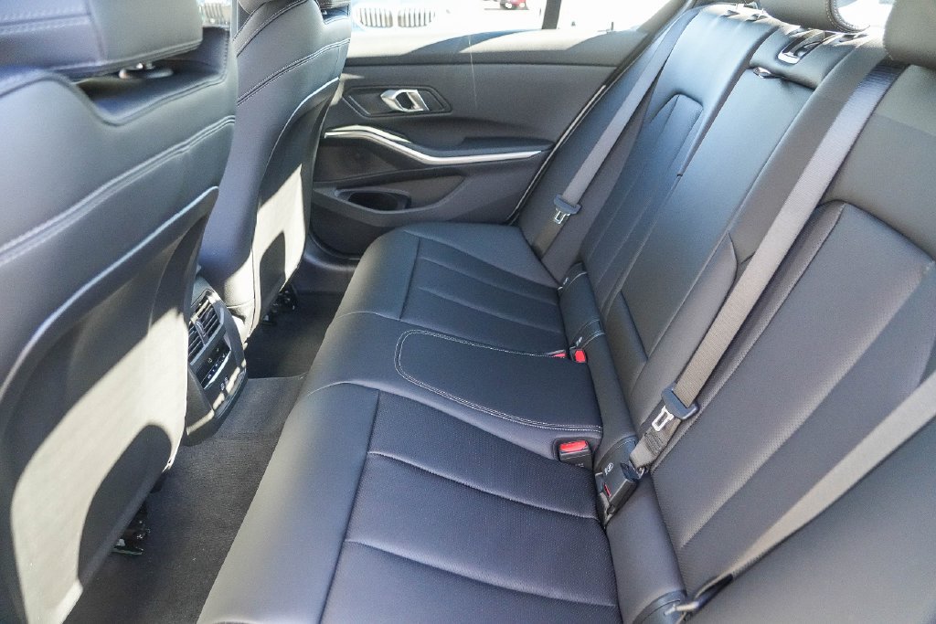 New 2026 BMW 330i Sedan w/ Convenience Package RWD image 19