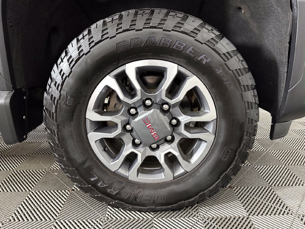 Used 2024 GMC Sierra 2500 SLE AWD/4WD image 32
