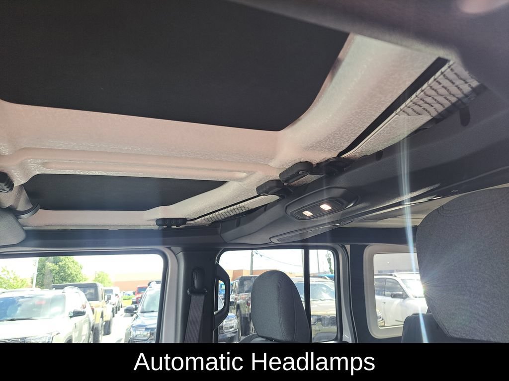 Used 2024 Jeep Wrangler Unlimited Sport AWD/4WD image 24