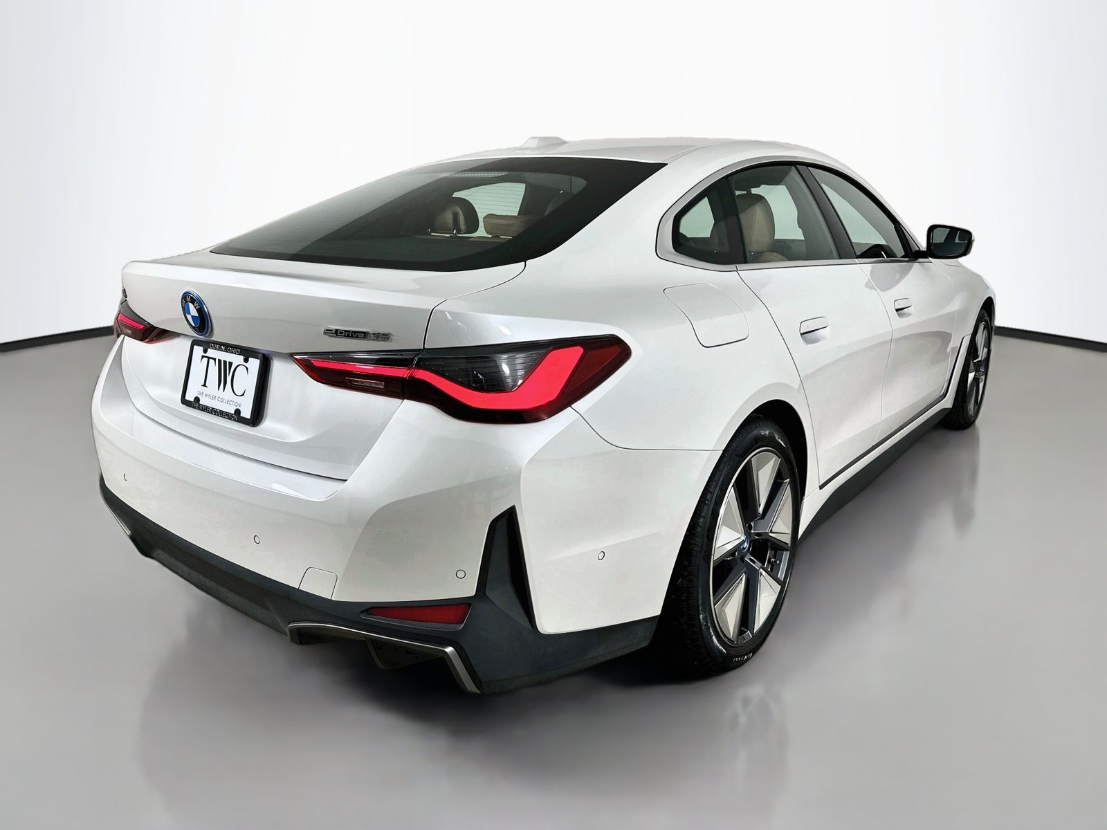 Used 2024 BMW i4 eDrive35 w/ Premium Package RWD image 5