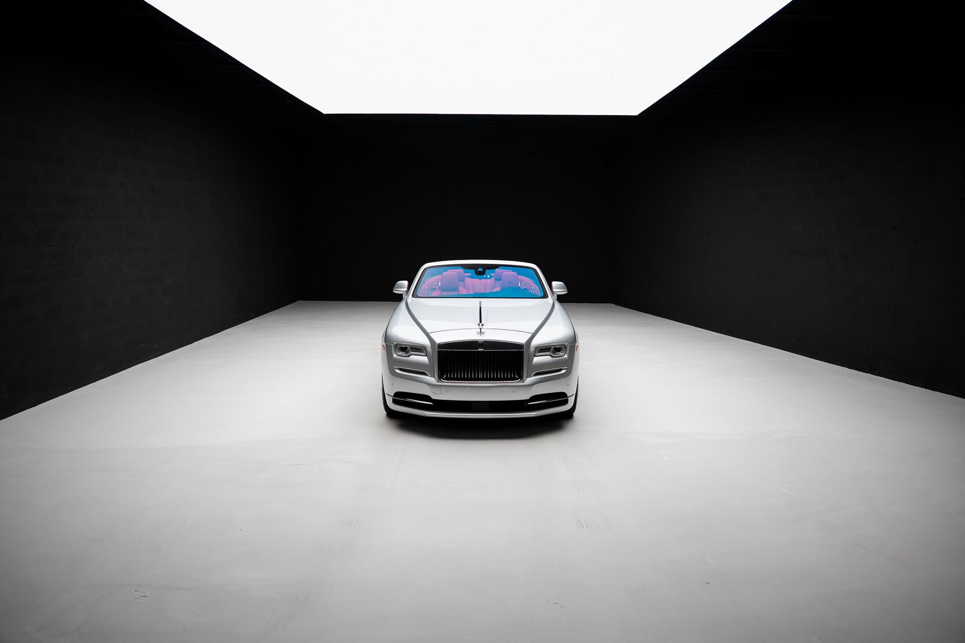 Used 2017 Rolls-Royce Dawn RWD image 90