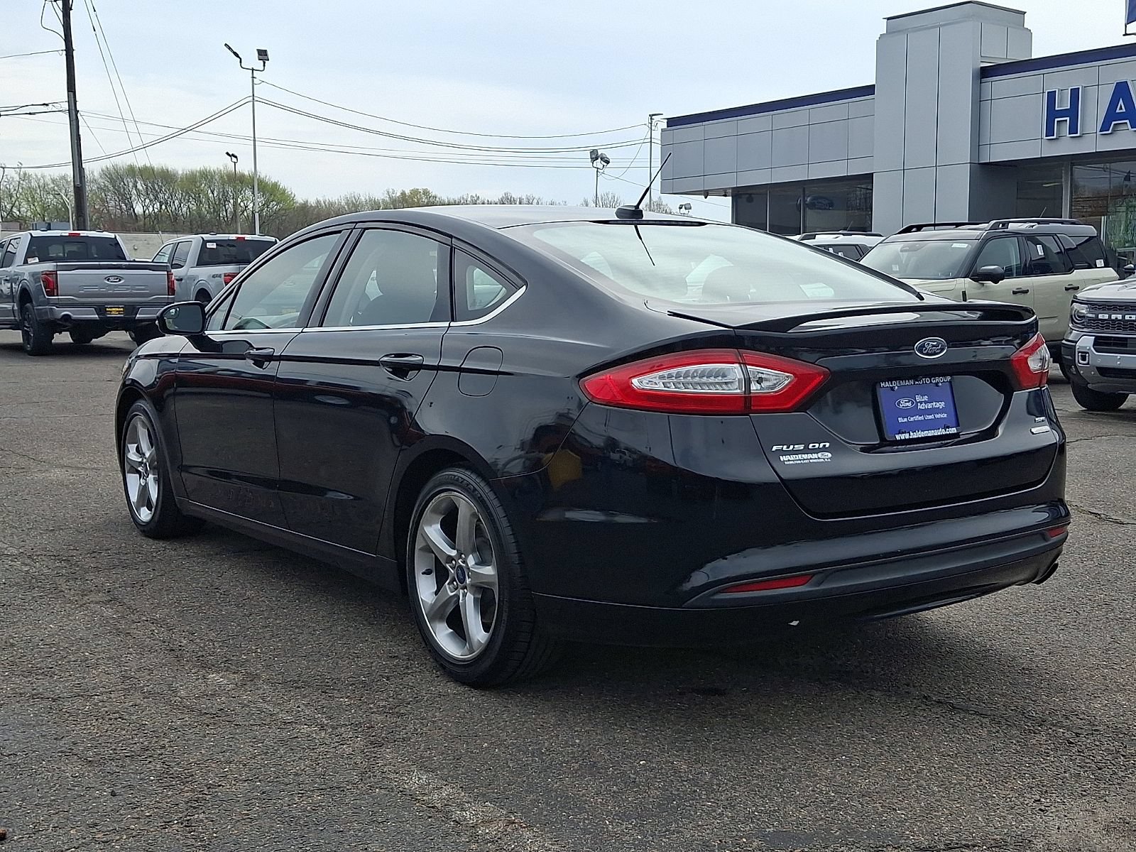 Used 2016 Ford Fusion SE w/ Equipment Group 201A FWD image 5