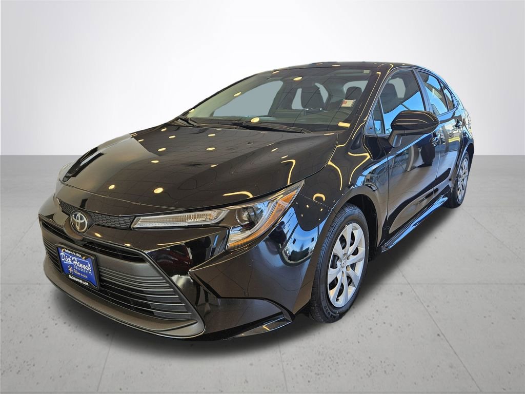 Used 2024 Toyota Corolla LE image 2