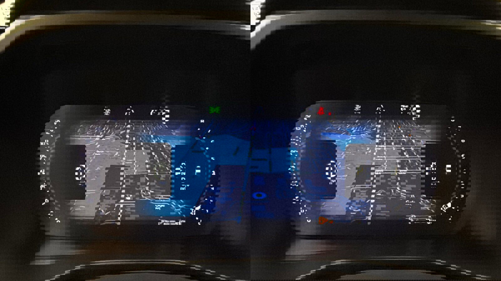 Used 2026 Volvo XC40 B4 Plus w/ Climate Package image 15