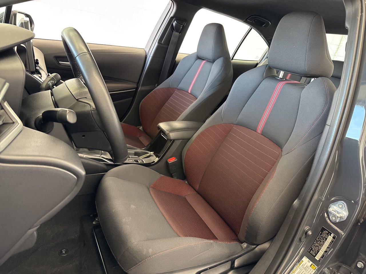 Used 2025 Toyota Corolla SE image 14