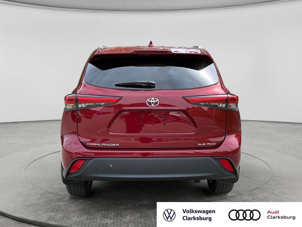 Used 2022 Toyota Highlander XLE AWD/4WD image 7