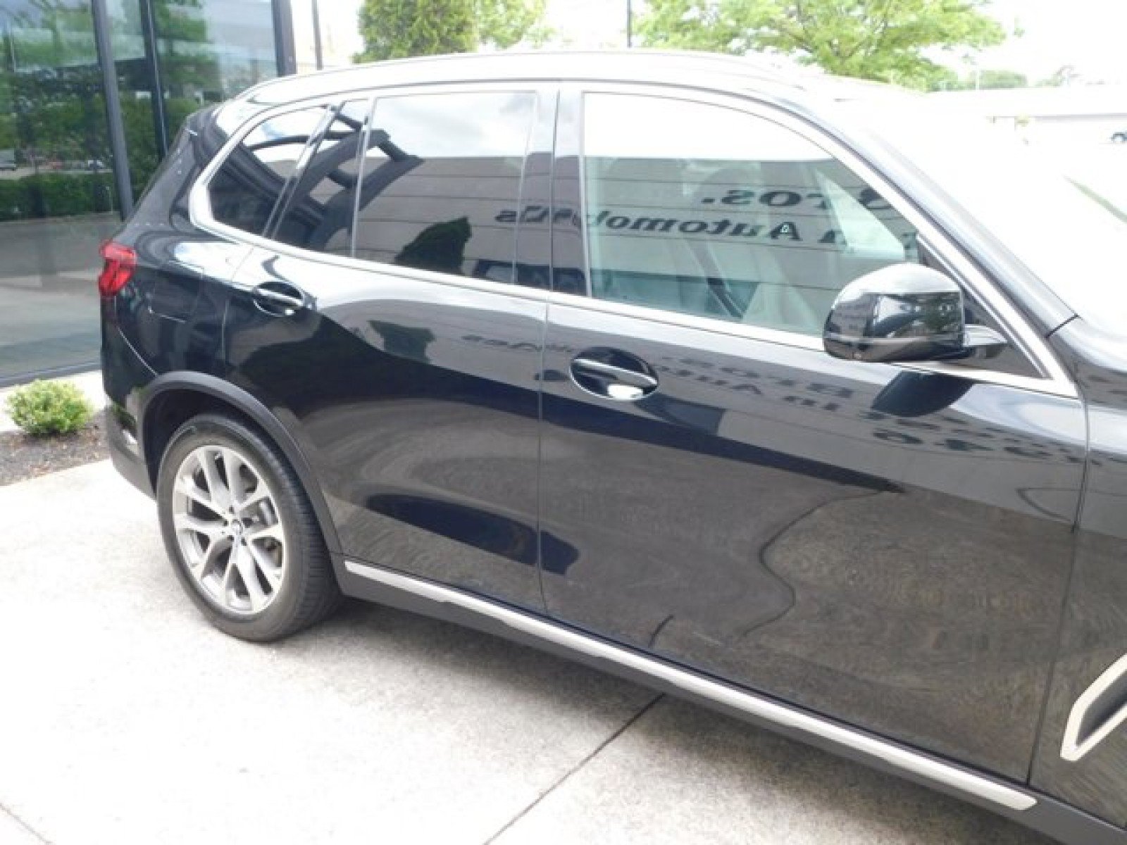 Used 2019 BMW X5 xDrive40i w/ Convenience Package AWD/4WD image 10