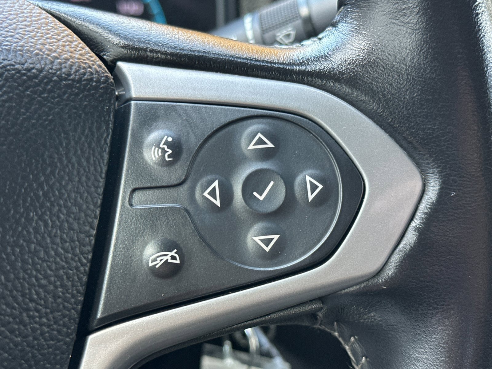 Used 2018 Chevrolet Colorado LT w/ LT Convenience Package image 25