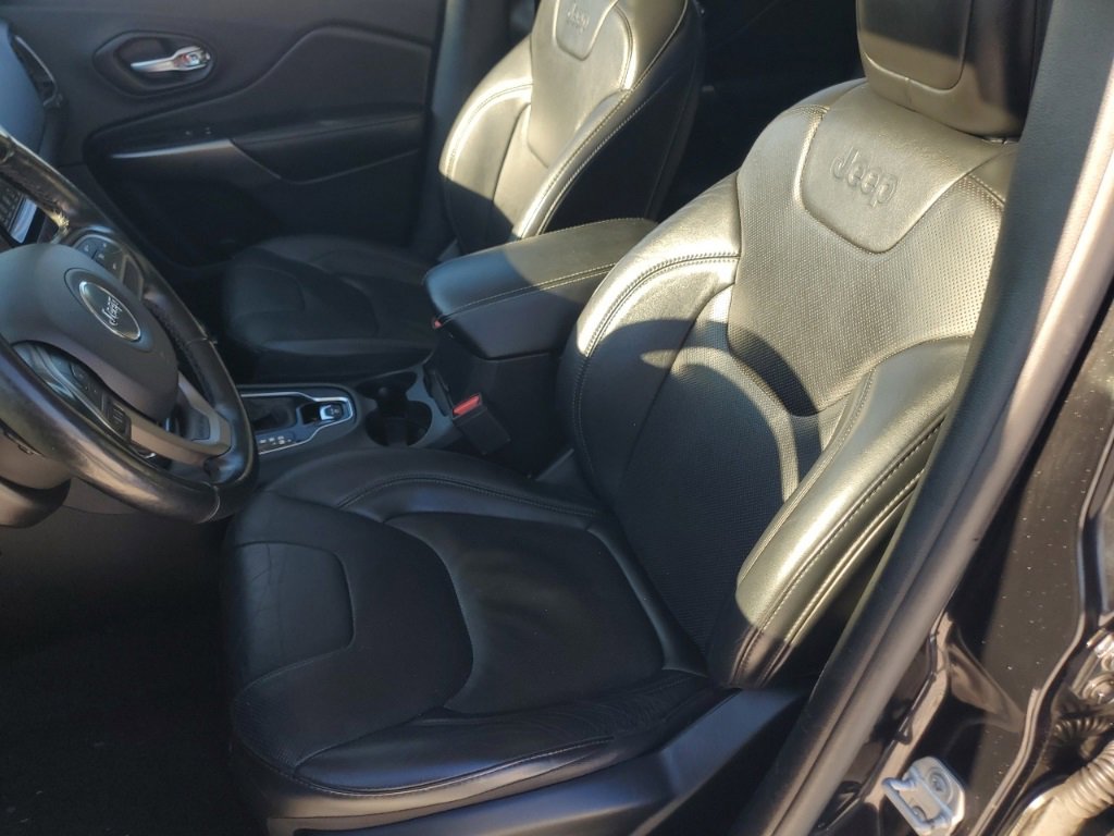 Used 2020 Jeep Cherokee Limited image 27