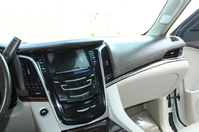 Used 2015 Cadillac Escalade ESV Luxury RWD image 23