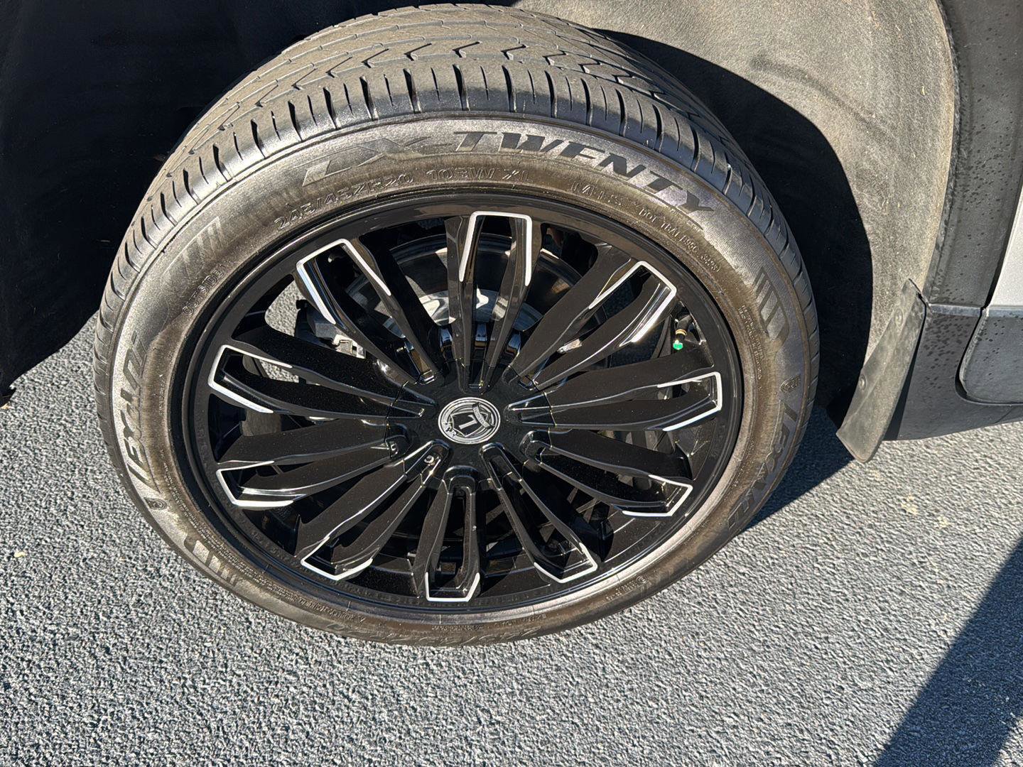 Used 2022 Chevrolet Traverse LS image 33