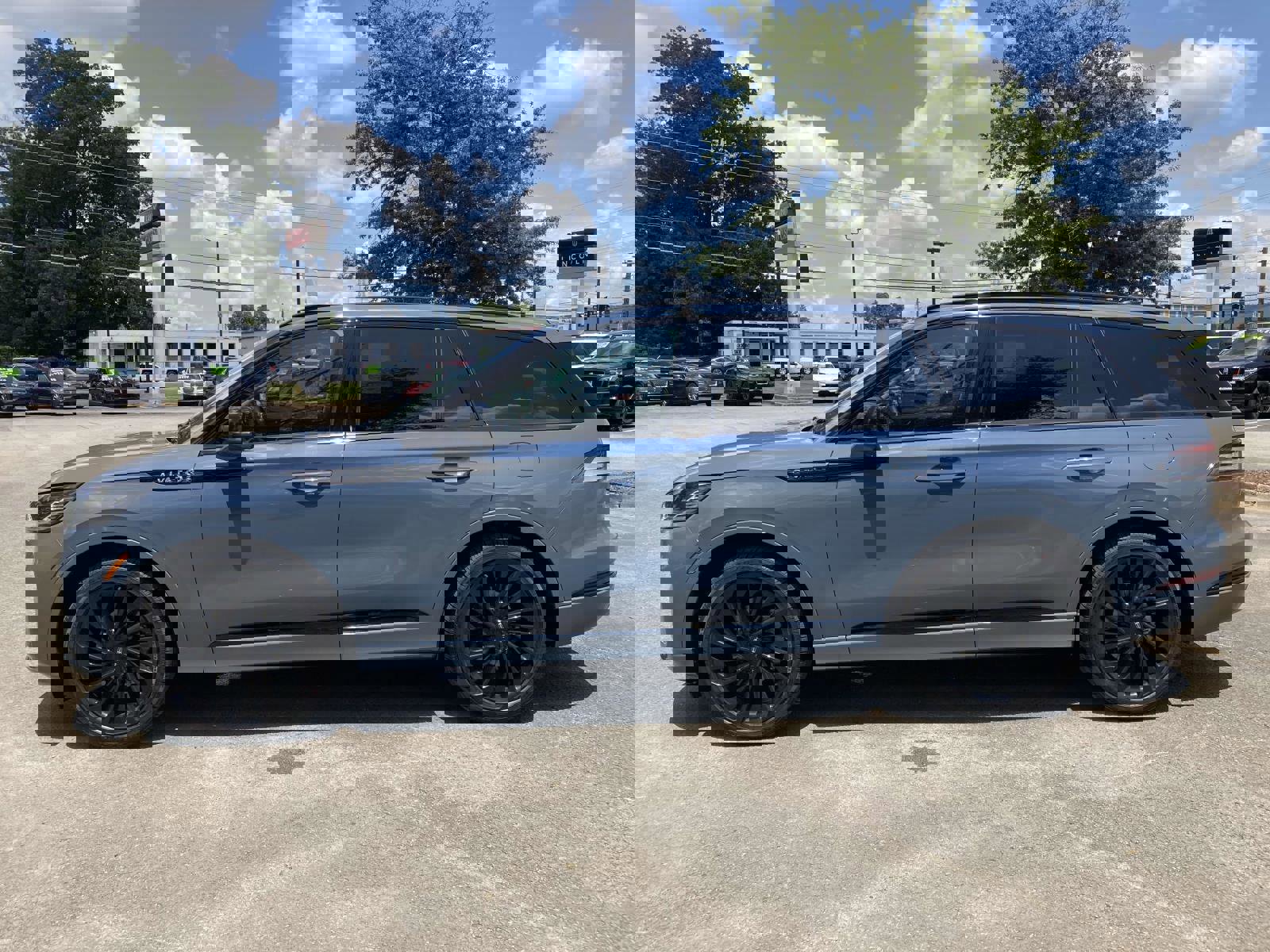 New 2025 Lincoln Aviator Reserve w/ Jet Appearance Package image 8