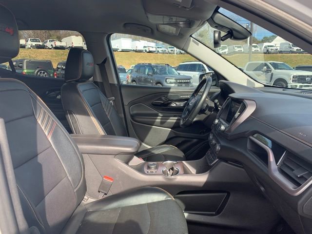 Used 2023 GMC Terrain AT4 image 28