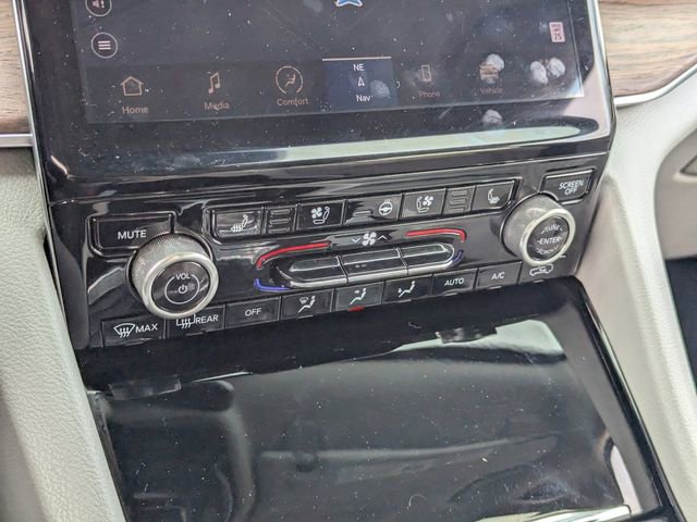 Used 2023 Jeep Grand Cherokee L Summit w/ Advanced Protech Group IV AWD/4WD image 28