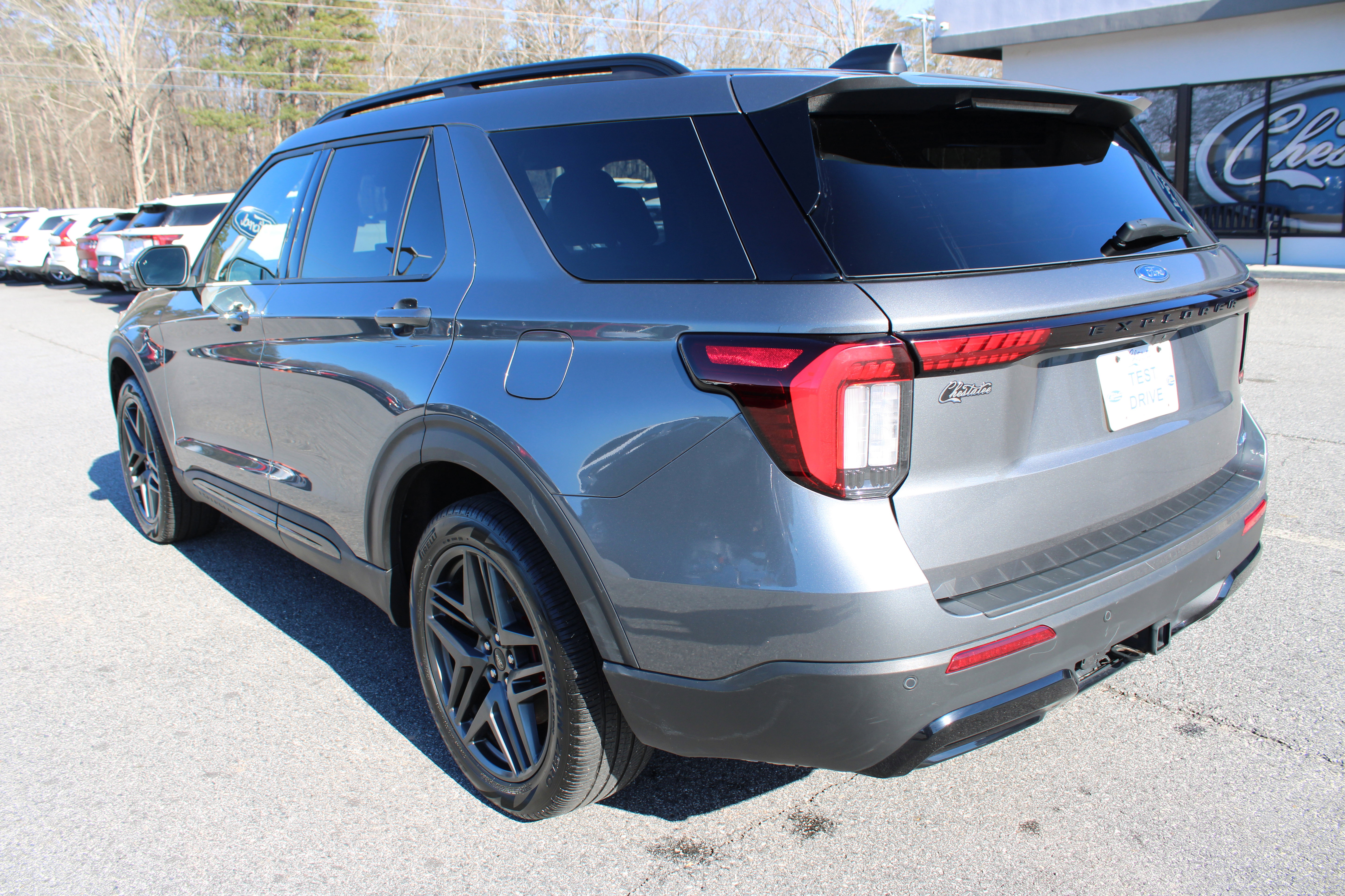 Used 2025 Ford Explorer ST-Line w/ Premium Package image 8