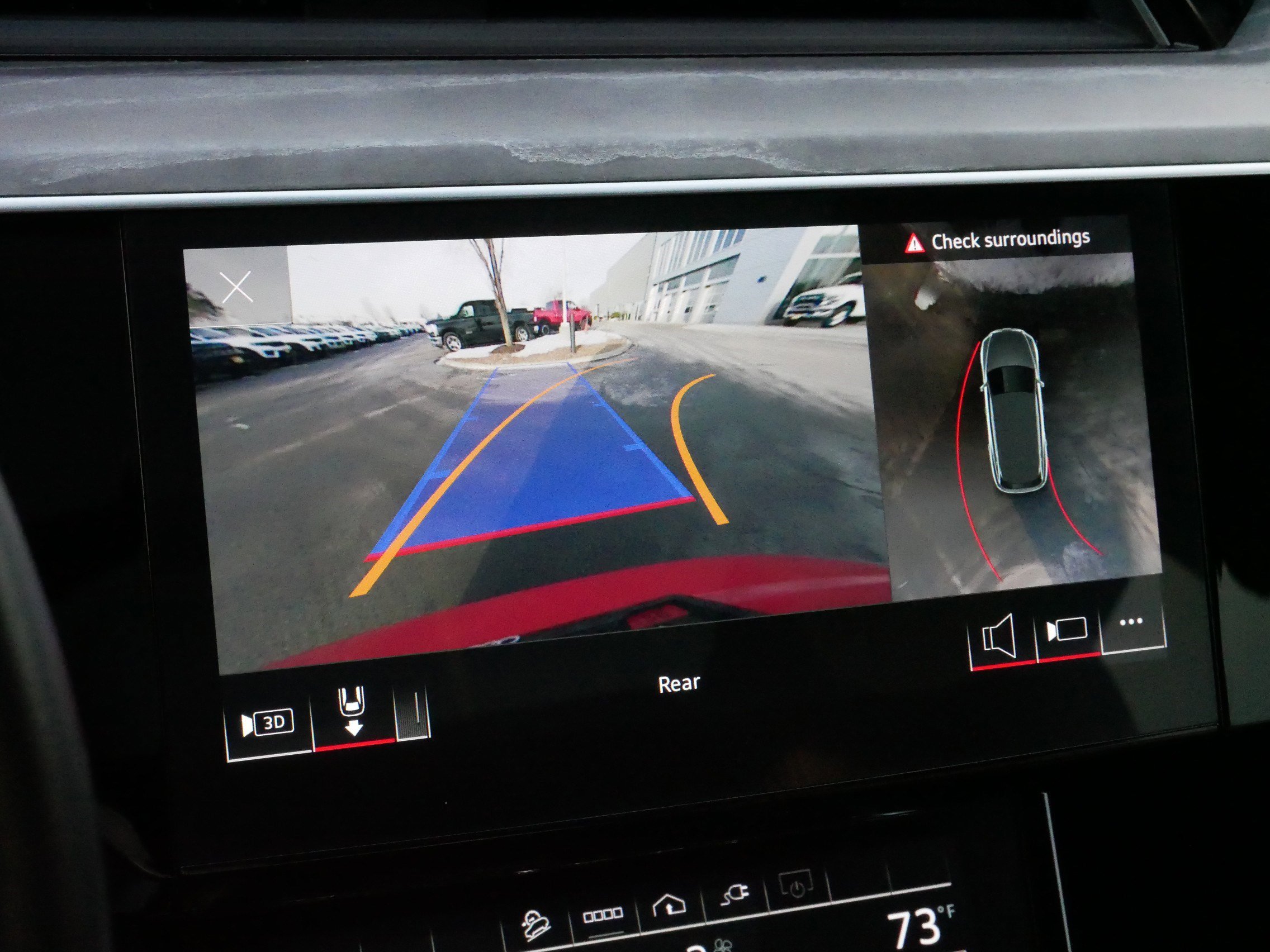 Used 2022 Audi e-tron Premium w/ Convenience Plus Package image 29