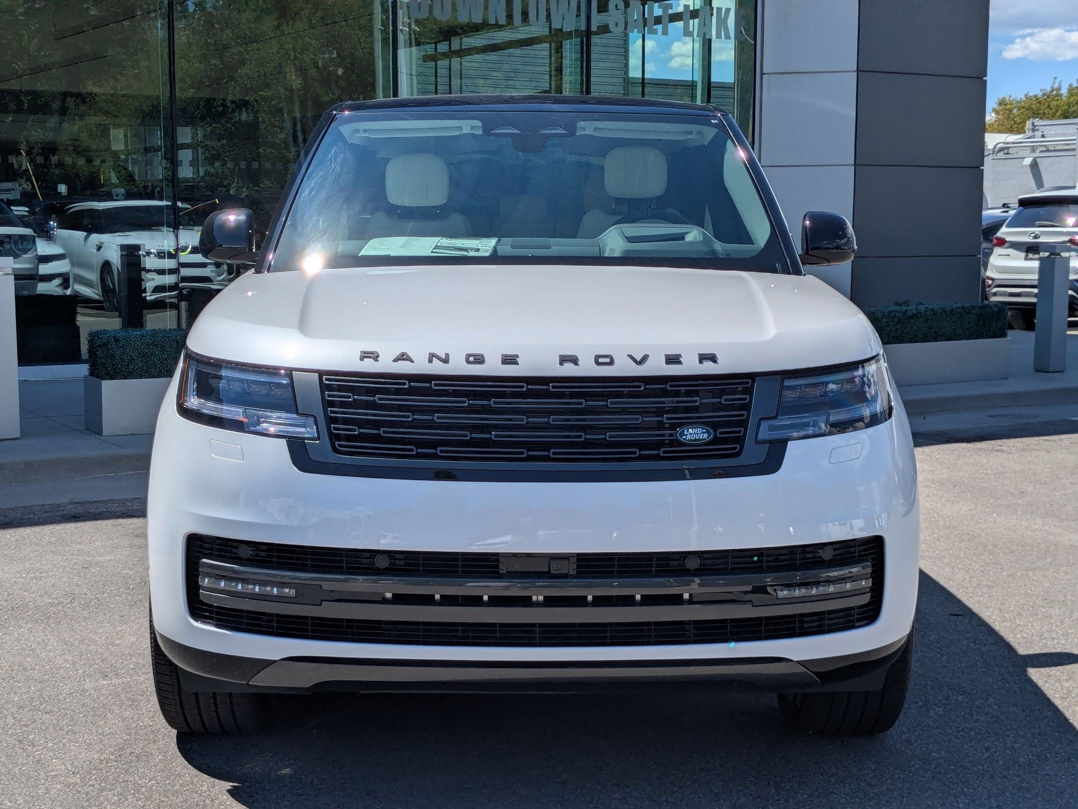 New 2026 Land Rover Range Rover SE AWD/4WD image 2