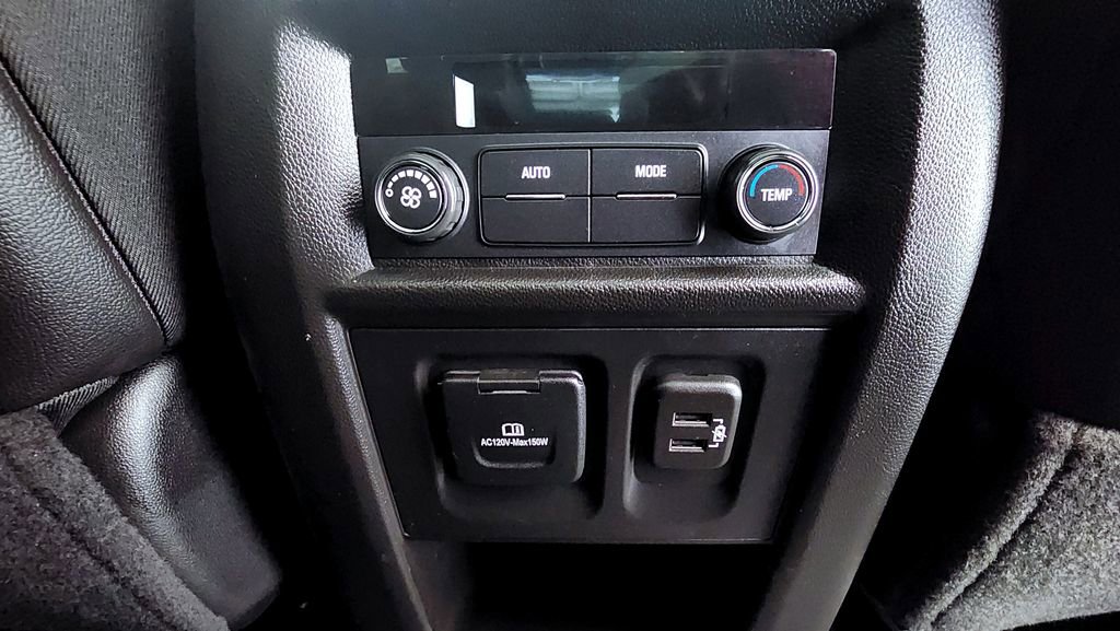 Used 2023 Chevrolet Traverse RS image 49