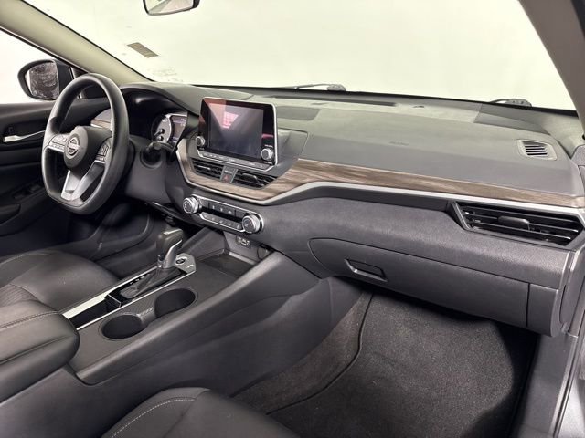 Used 2025 Nissan Altima 2.5 SV image 22