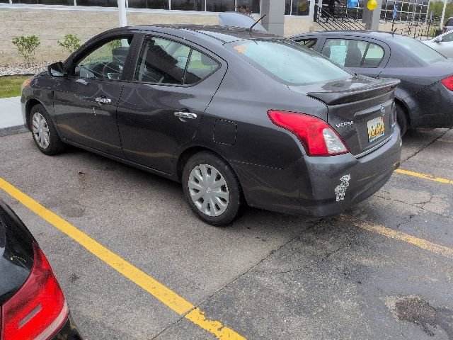 Used 2015 Nissan Versa SV FWD image 12