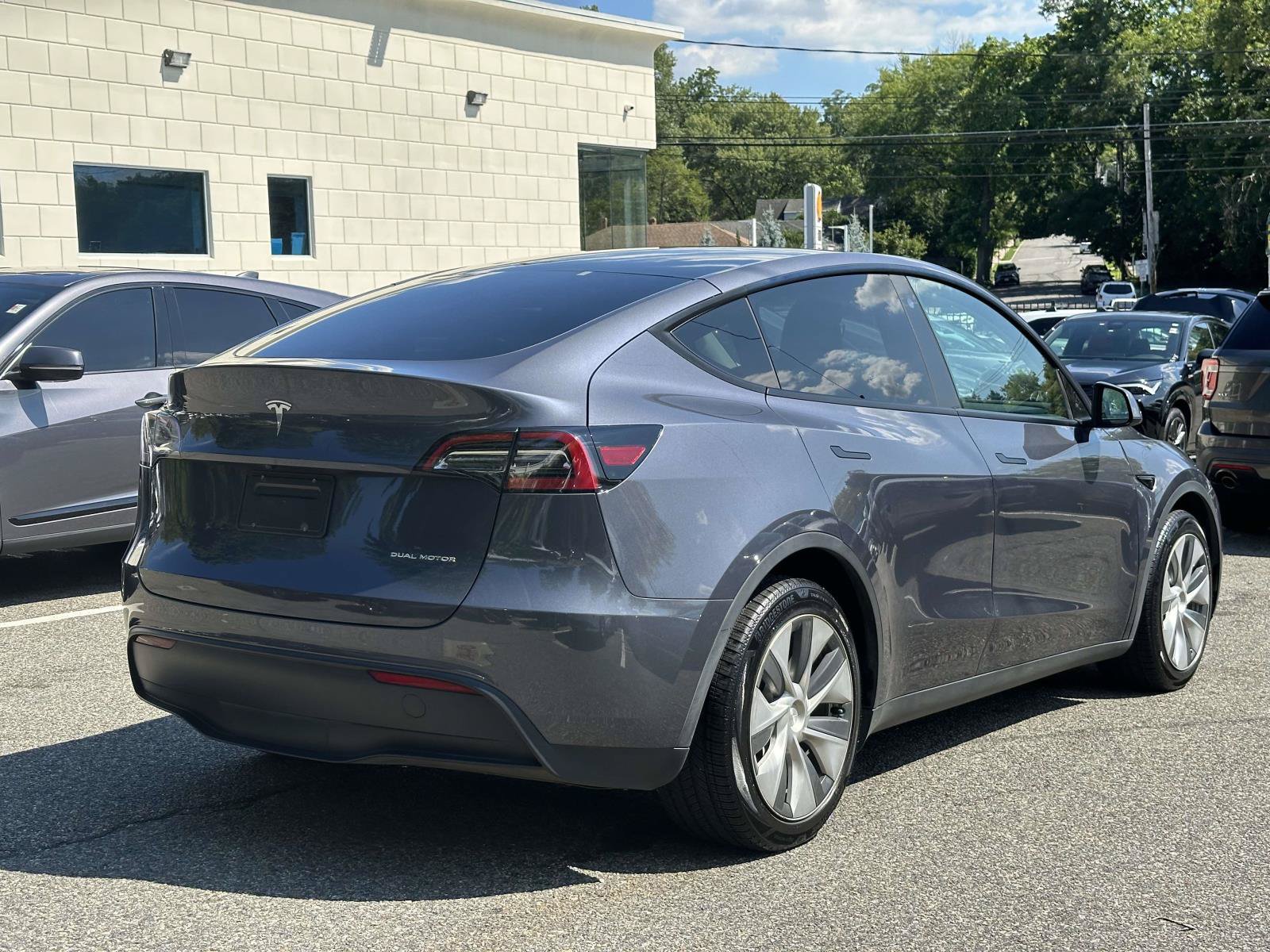 Used 2023 Tesla Model Y Long Range AWD/4WD image 6