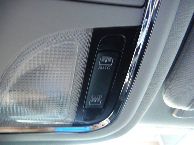 Certified 2022 Jeep Cherokee Limited AWD/4WD image 37