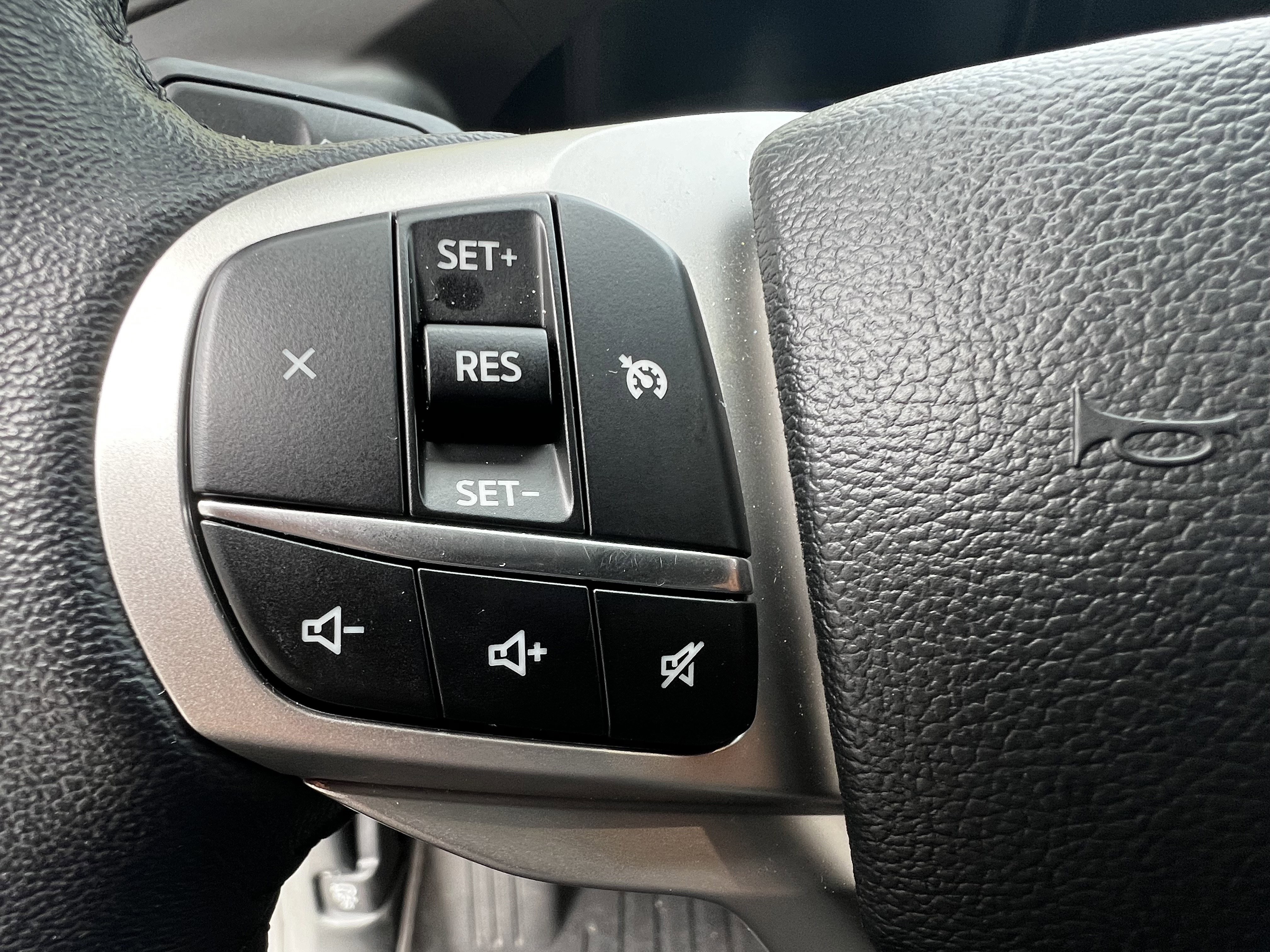 Used 2023 Ford Explorer XLT image 19