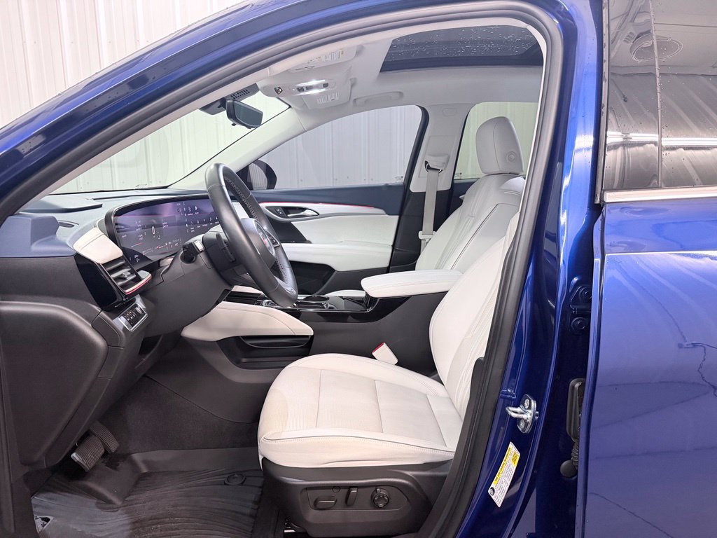 Used 2024 Buick Envision Avenir AWD/4WD image 10