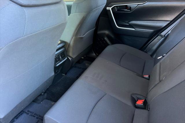 Certified 2020 Toyota RAV4 LE w/ Carpet Mat Package AWD/4WD image 4