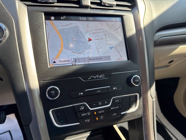 Used 2019 Ford Fusion SE FWD image 7