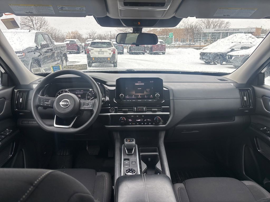 Used 2022 Nissan Pathfinder S image 7
