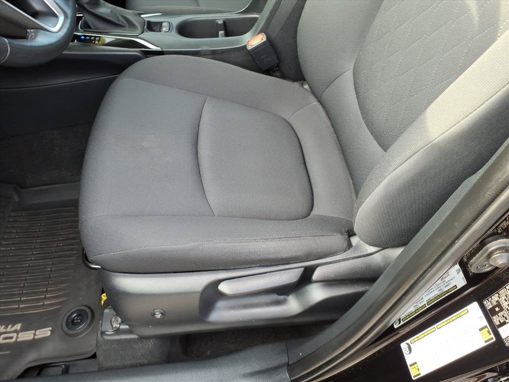 Used 2023 Toyota Corolla Cross LE w/ Moonroof Package AWD/4WD image 25