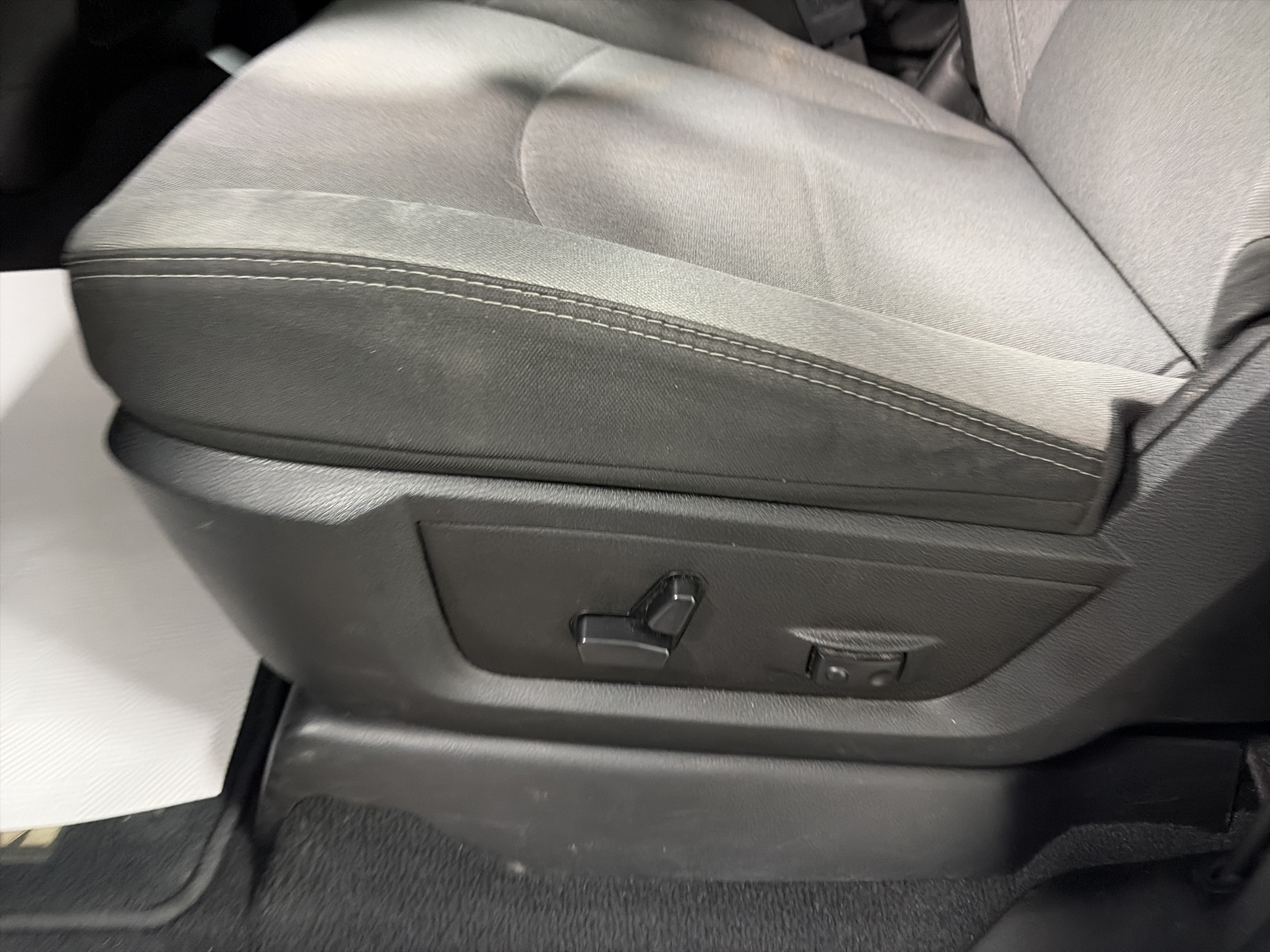 Used 2024 RAM 2500 Big Horn AWD/4WD image 13