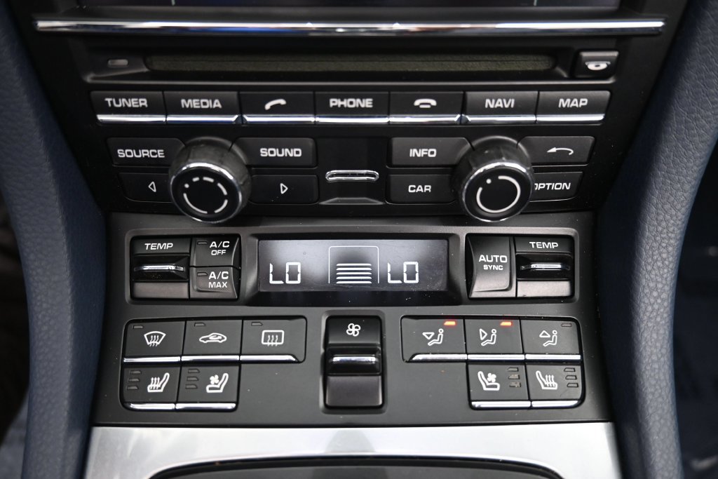 Used 2014 Porsche 911 Carrera image 19