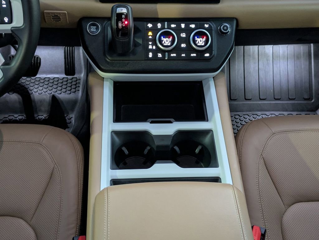 Used 2025 Land Rover Defender 130 S image 20