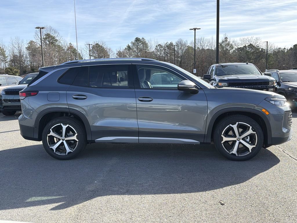 New 2026 Volkswagen Tiguan SE image 6