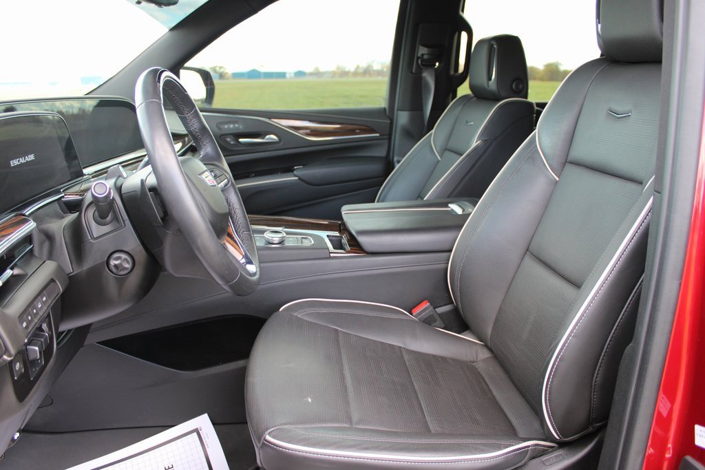 Used 2023 Cadillac Escalade Premium Luxury w/ Performance Package image 9