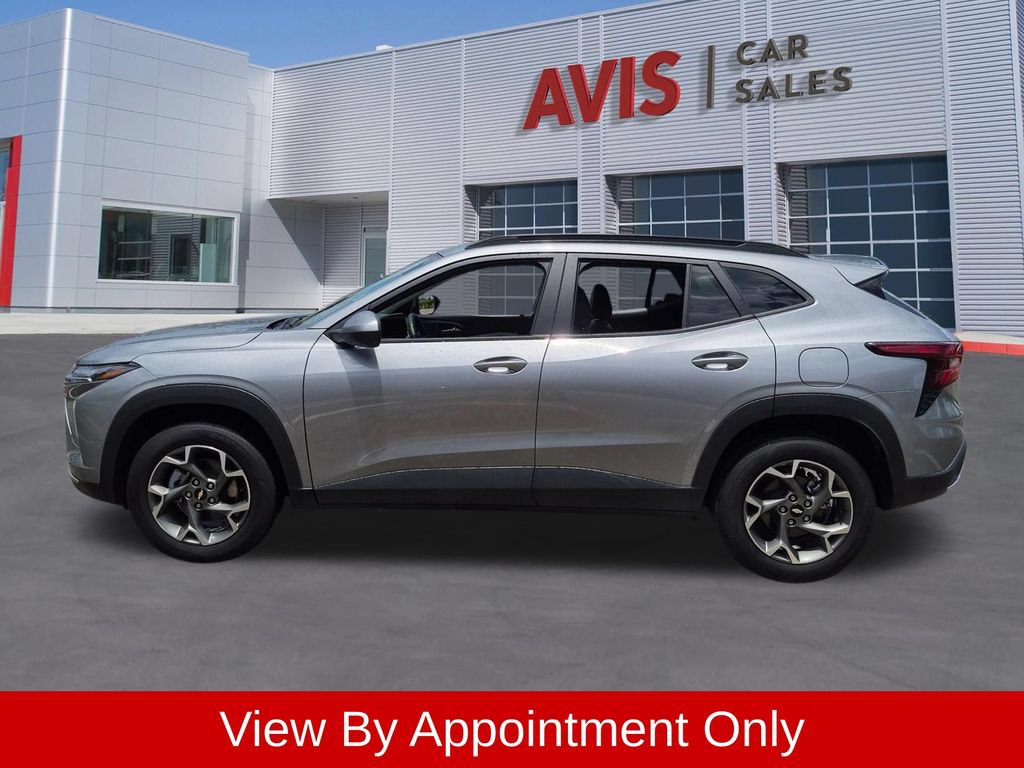 Used 2025 Chevrolet Trax LT w/ LT Convenience Package FWD image 10