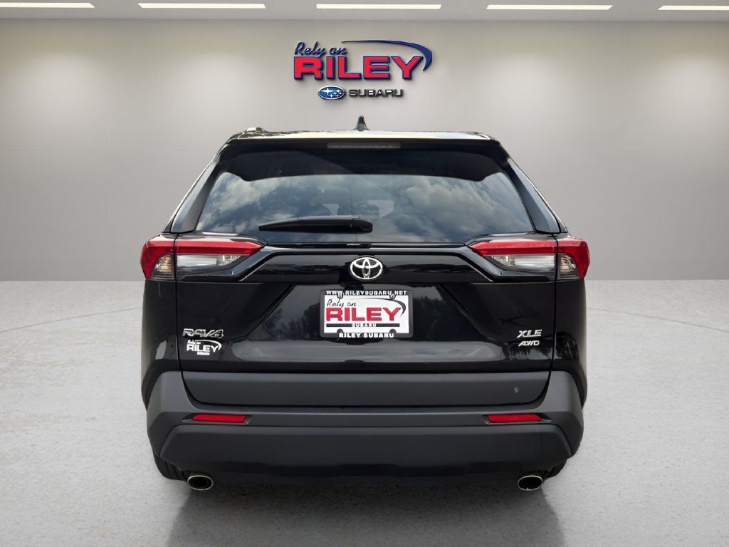 Used 2025 Toyota RAV4 XLE AWD/4WD image 5