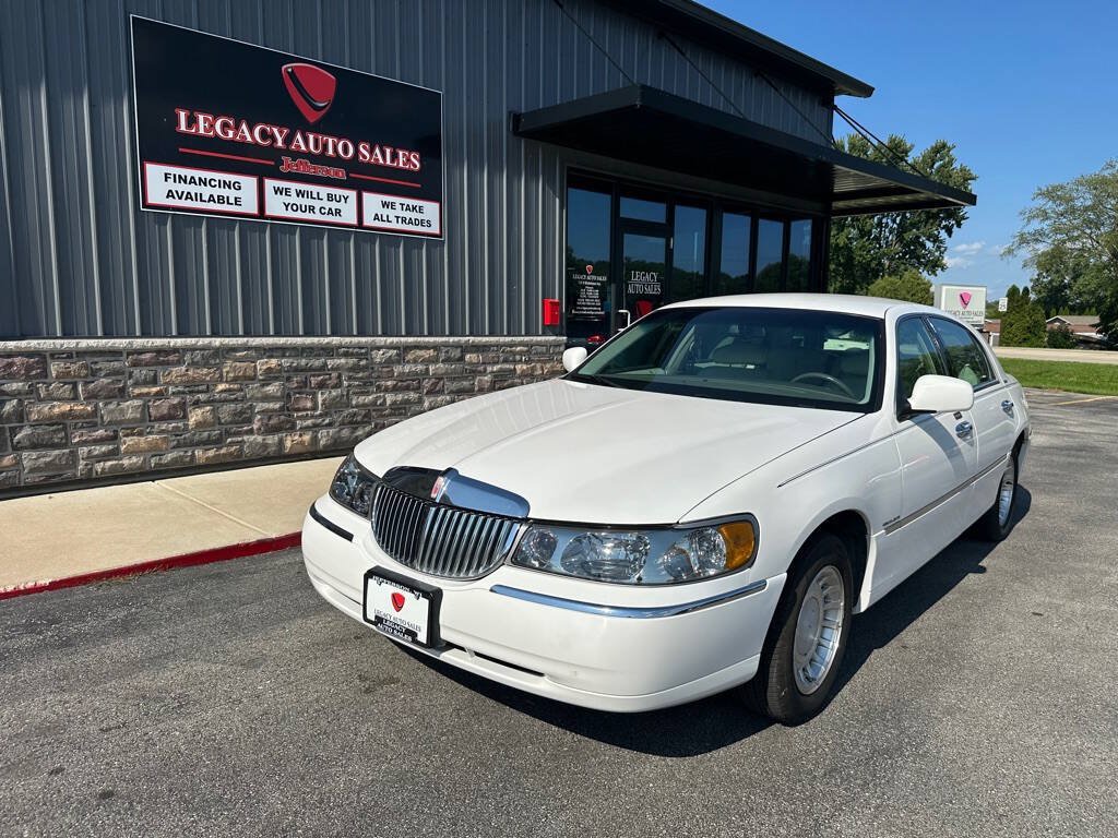 Used 2000 Lincoln Town Car Executive