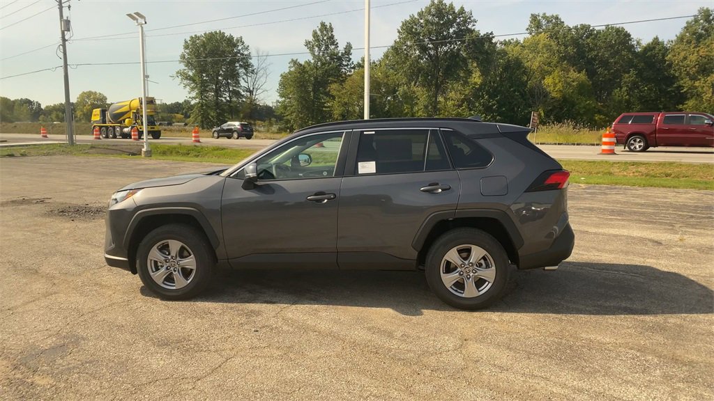New 2025 Toyota RAV4 XLE image 5