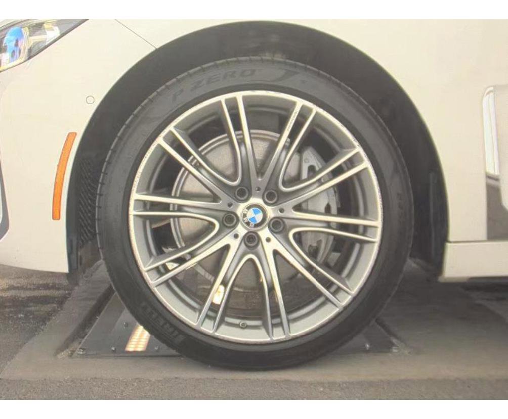 Used 2020 BMW 740i w/ Luxury Rear Seating Package RWD image 8