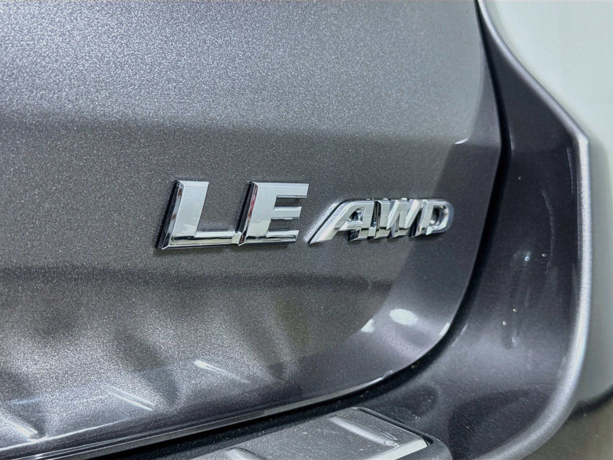 Used 2019 Toyota Highlander LE AWD/4WD image 27