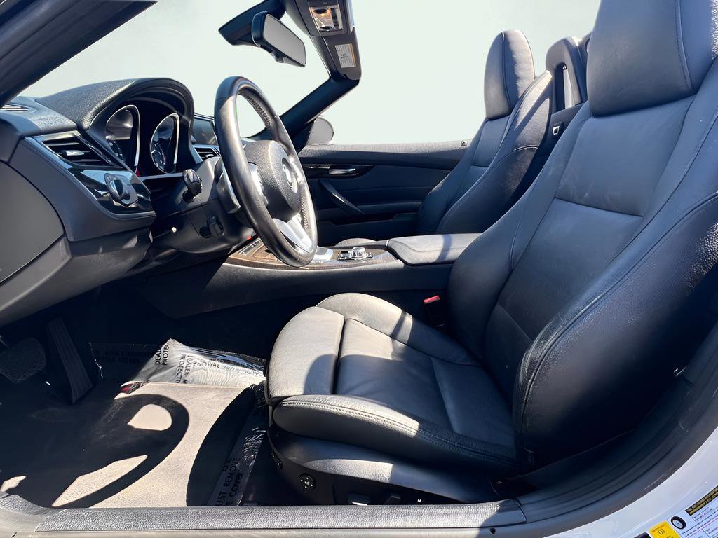Used 2015 BMW Z4 sDrive35i RWD image 13