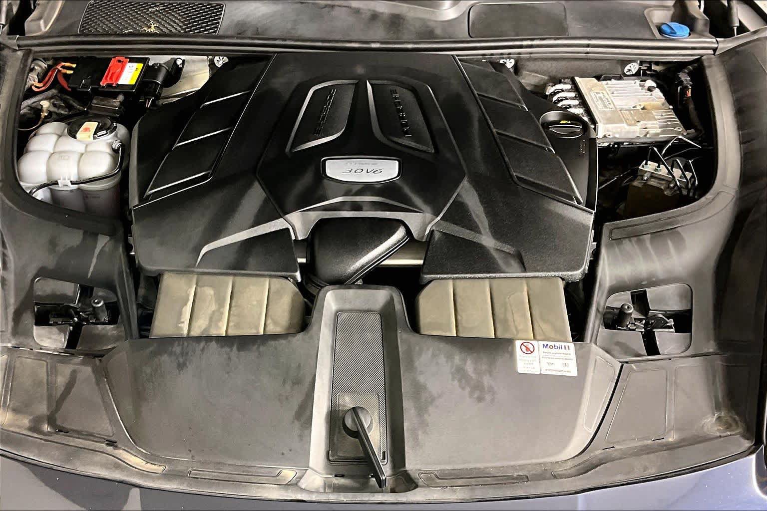 Used 2020 Porsche Cayenne AWD/4WD image 29